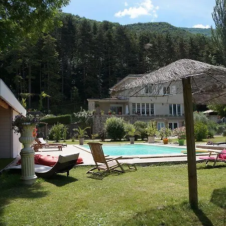 Bed & Breakfast A L'oree Du Bois - D'hotes 3*