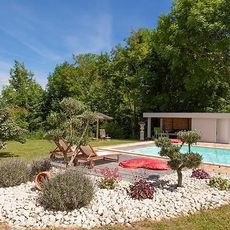 Bed & Breakfast A L'oree Du Bois - D'hotes 3*