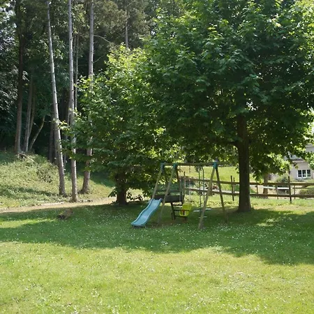 A L'oree Du Bois - D'hotes Bed & Breakfast 3*